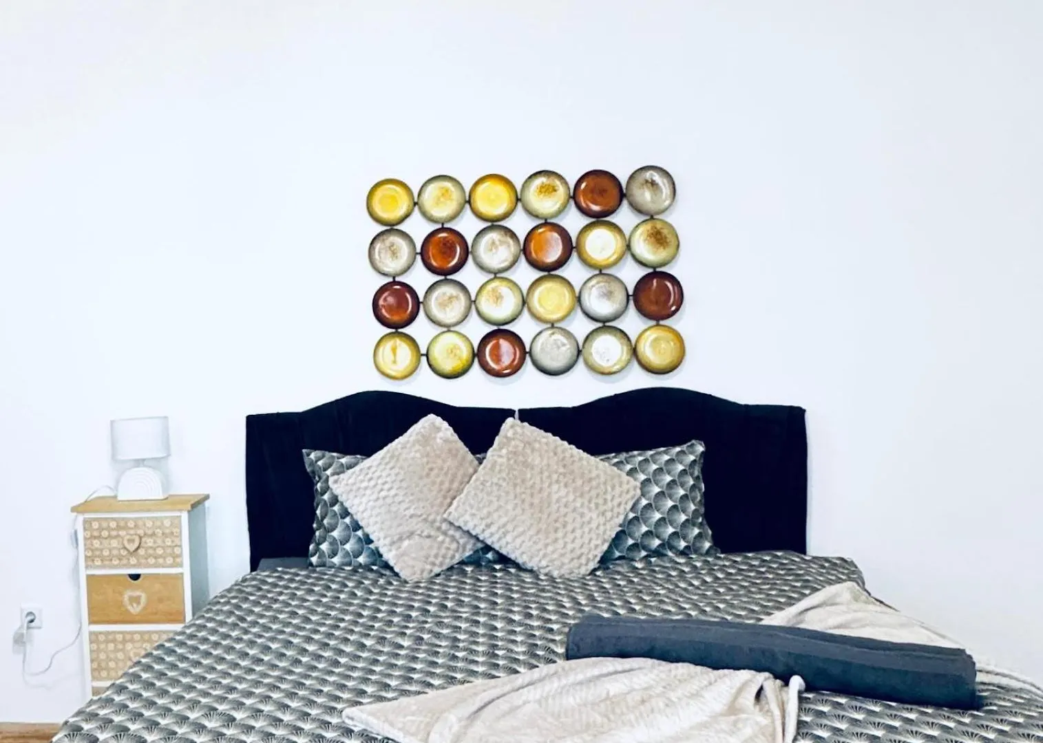 Affordable 1Br & 1Lr Apt, 7 Min To Westbahnhof 维也纳 0*,  奥地利