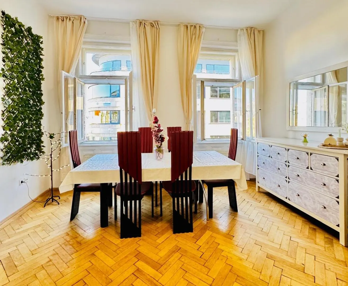 Affordable 1Br & 1Lr Apt, 7 Min To Westbahnhof Vienna