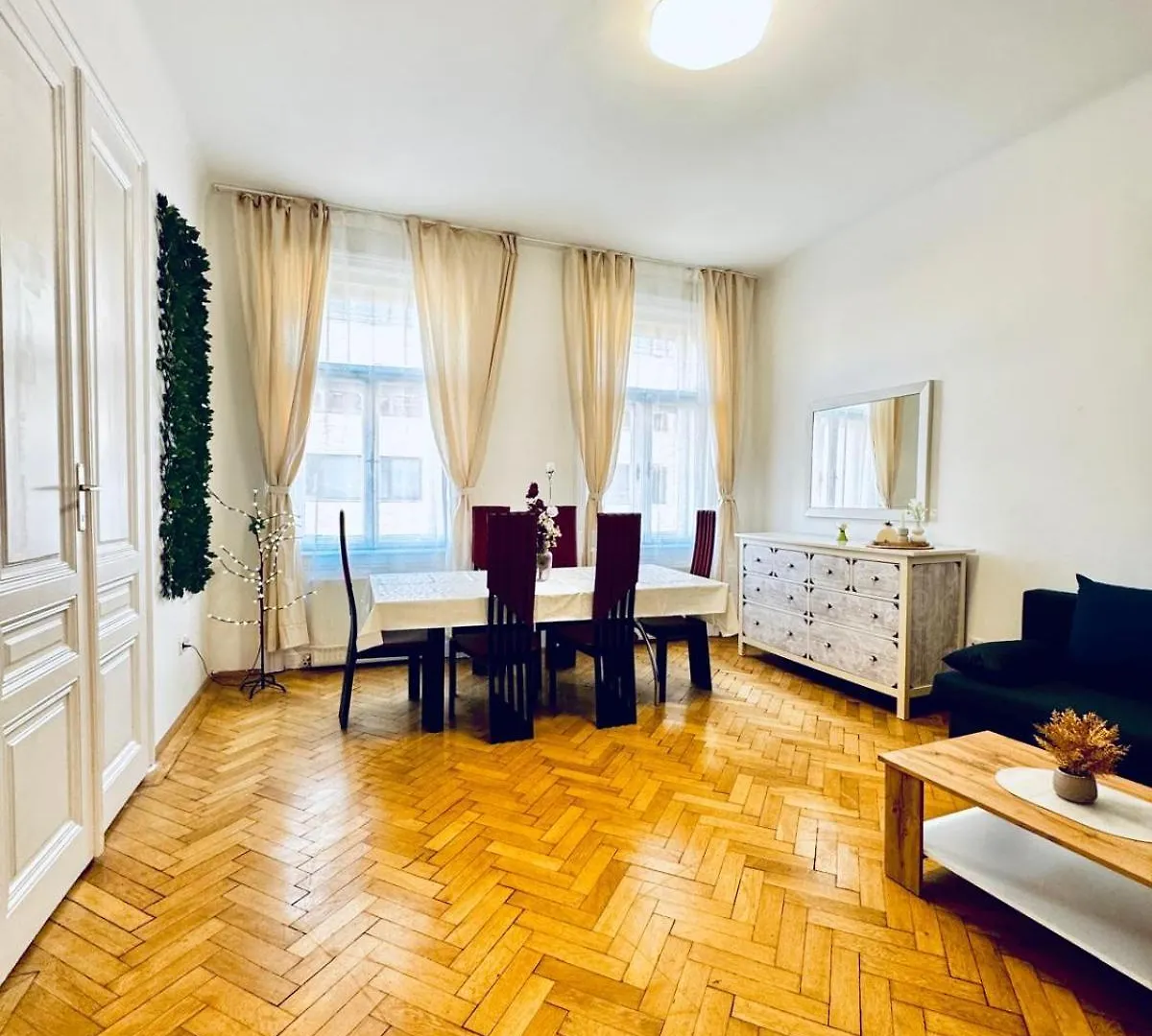 Affordable 1Br & 1Lr Apt, 7 Min To Westbahnhof Vienna Austria