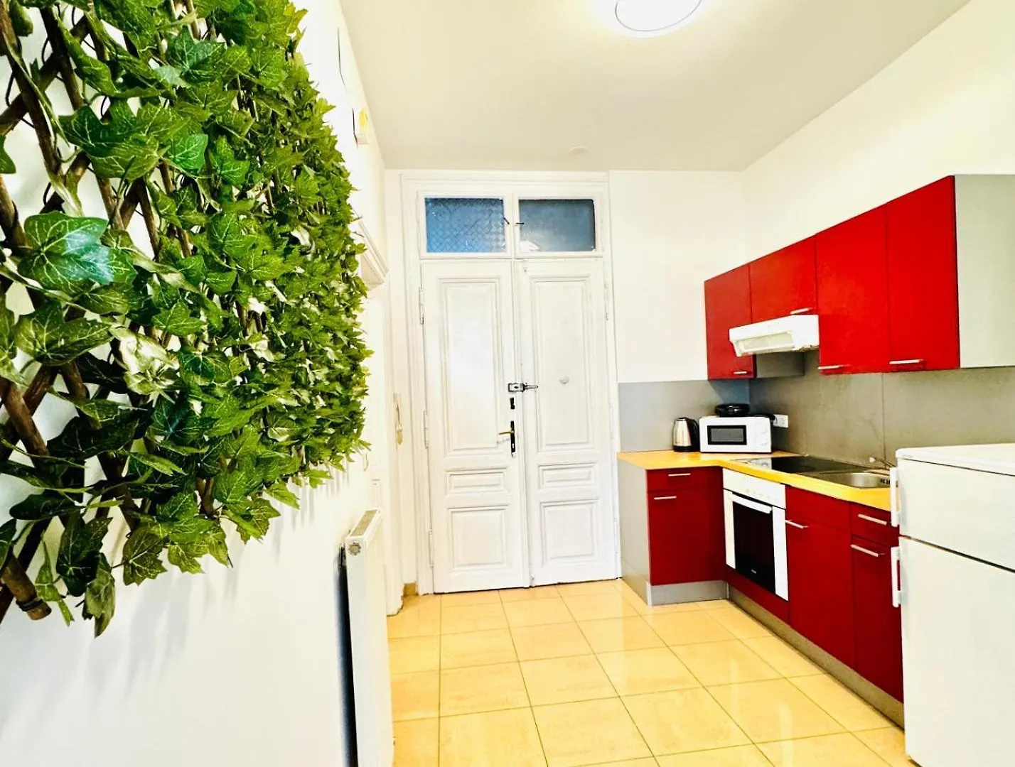 Apartment Affordable 1Br & 1Lr Apt, 7 Min To Westbahnhof Vienna