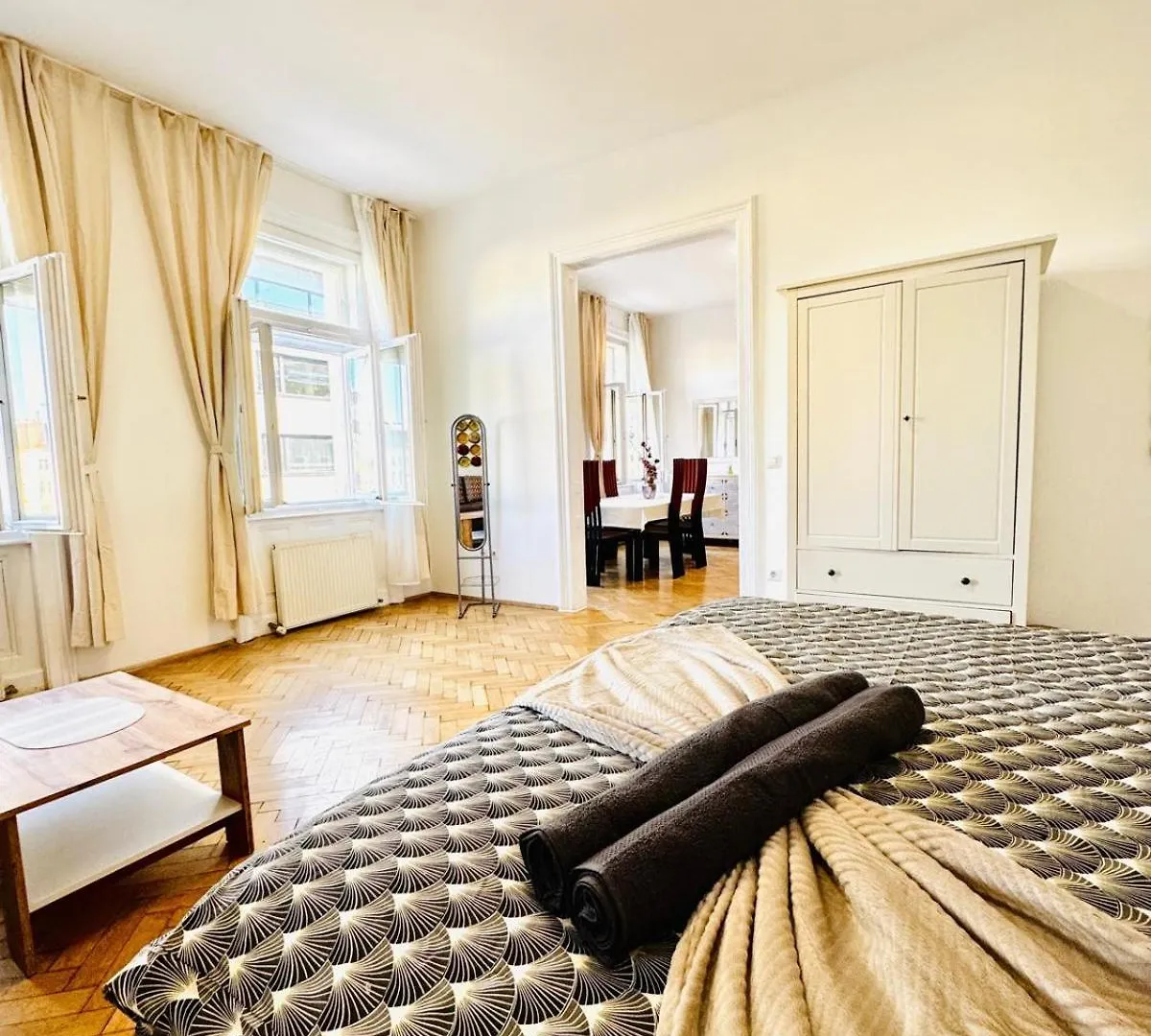 Affordable 1Br & 1Lr Apt, 7 Min To Westbahnhof Vienna