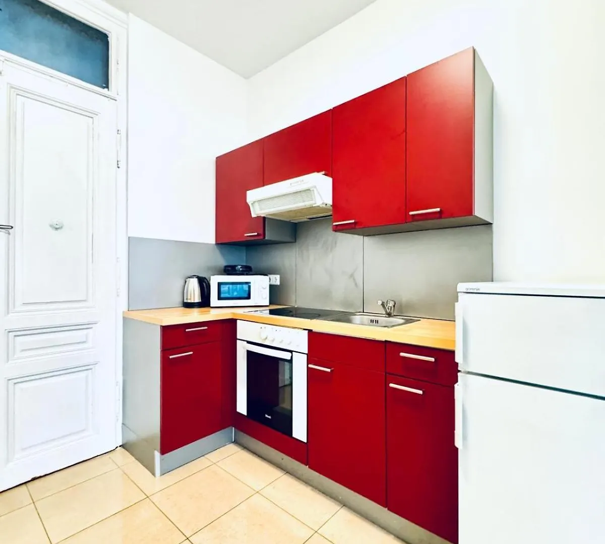 Affordable 1Br & 1Lr Apt, 7 Min To Westbahnhof Vienna