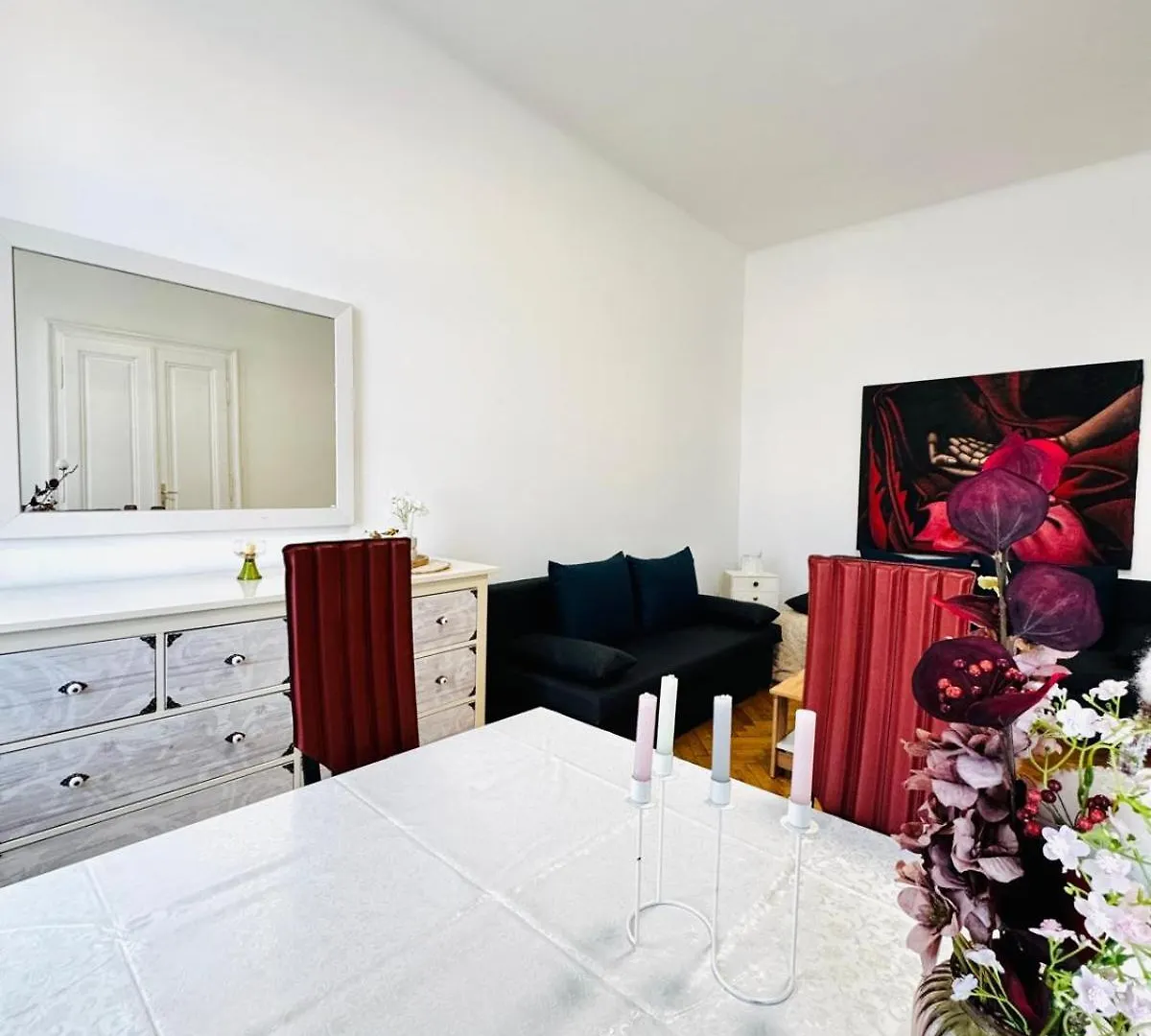 Affordable 1Br & 1Lr Apt, 7 Min To Westbahnhof Vienna Apartment