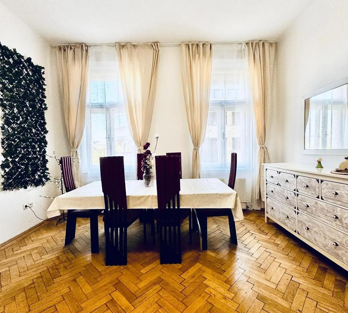 Affordable 1Br & 1Lr Apt, 7 Min To Westbahnhof Vienna
