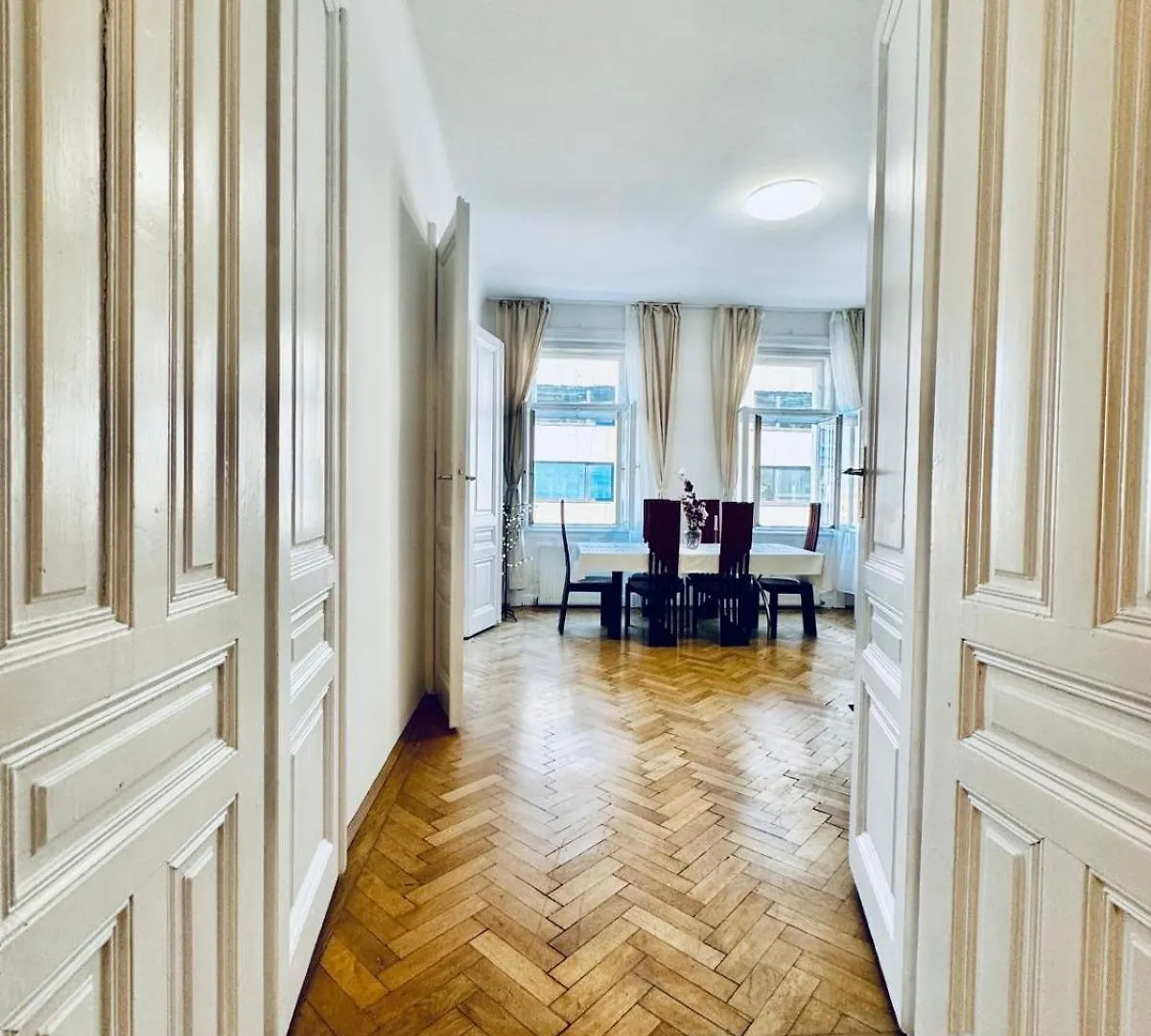 Apartment Affordable 1Br & 1Lr Apt, 7 Min To Westbahnhof Vienna