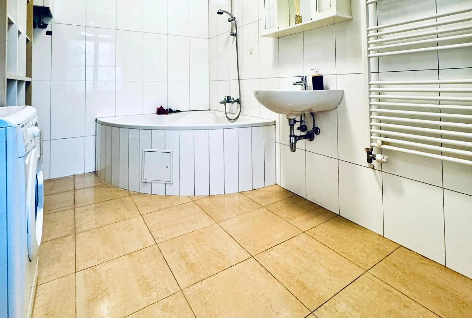 Apartment Affordable 1Br & 1Lr Apt, 7 Min To Westbahnhof Vienna